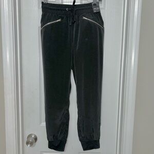 NWT NY&C Slim Leg Black joggers with tie waist and zip pockets